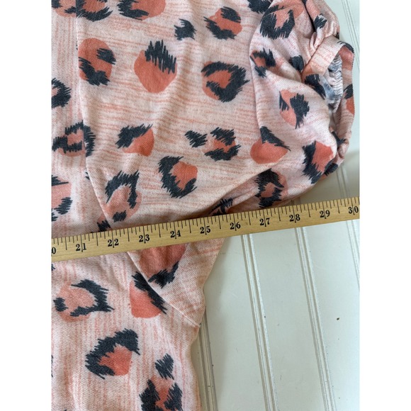 LuLaRoe Renee Top‎ Leopard Print V Neck Dolman Sleeve Size M - Picture 8 of 14